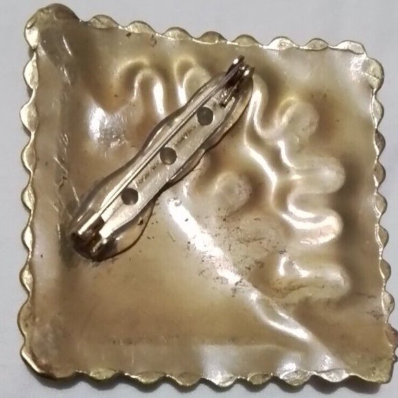 Brass Square Brouch Woman With Waves Vintage G4 - Picture 2 of 2